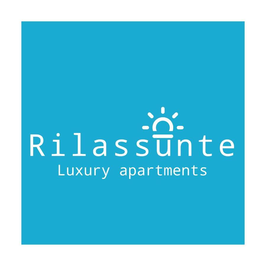 פוטוס Rilassunte Luxury Apartments מראה חיצוני תמונה